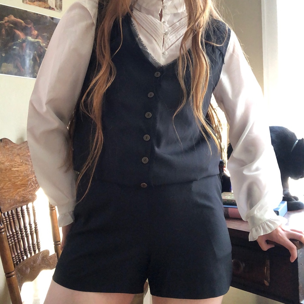 🗝️ Academia Black Button-Up Short Romper 🗝️